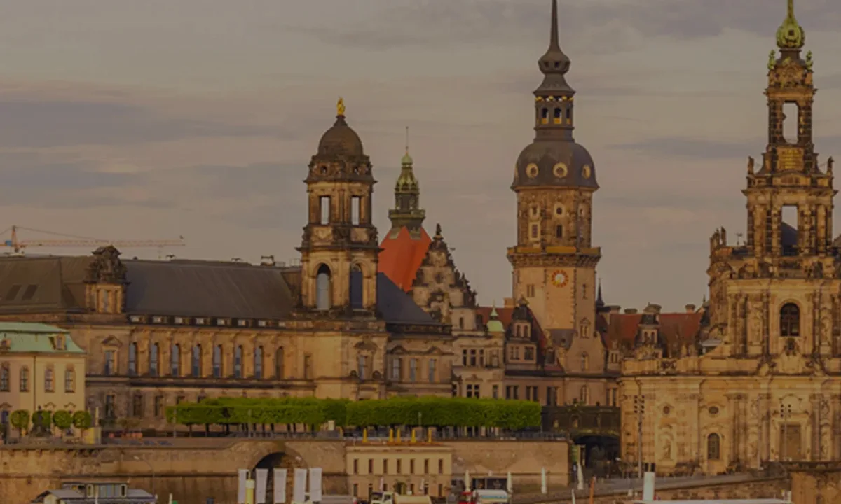 Fassadenbau Firma   Dresden